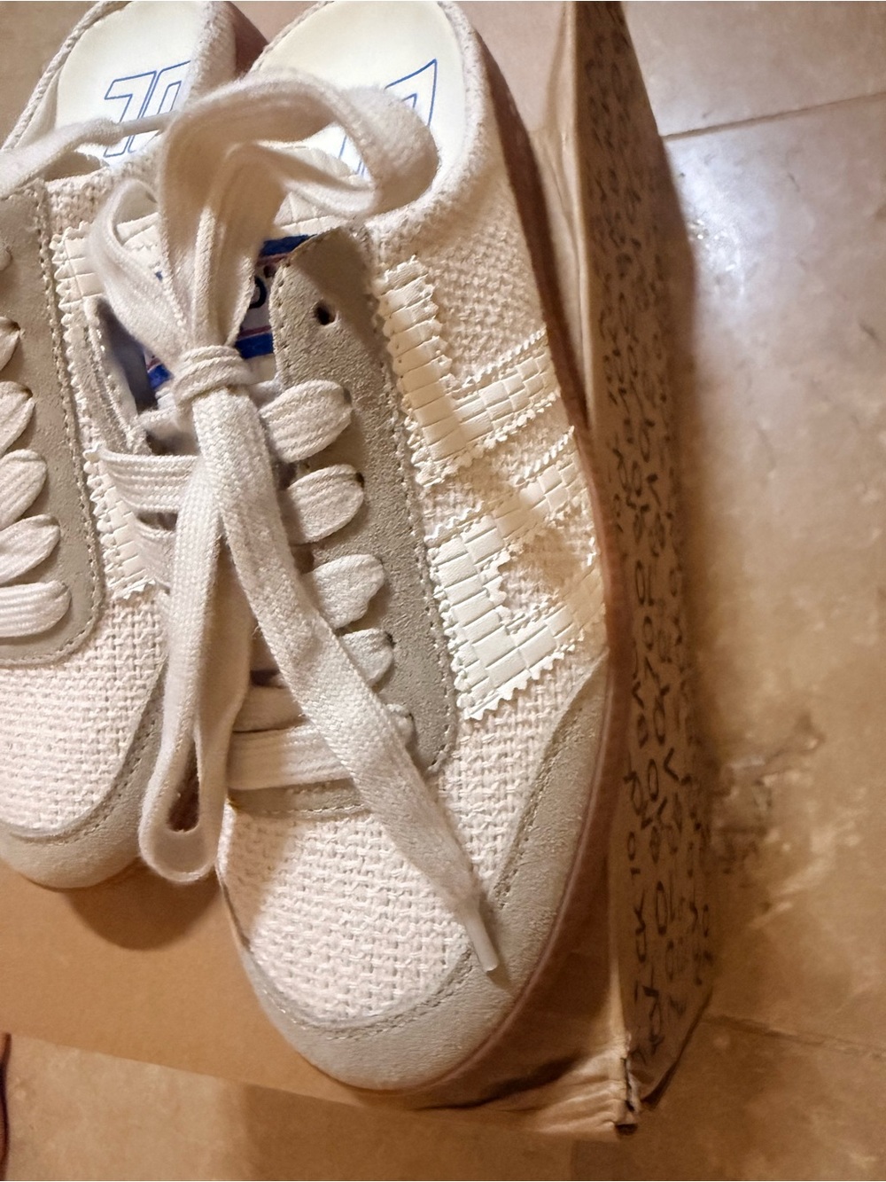 Classic back 70 Knit Sneakers brand new size 6 - Picture 2 of 5